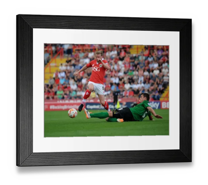 Framed Print : Intense Football Rivalry: Wade Elliott vs Niall Canavan at Ashton Gate