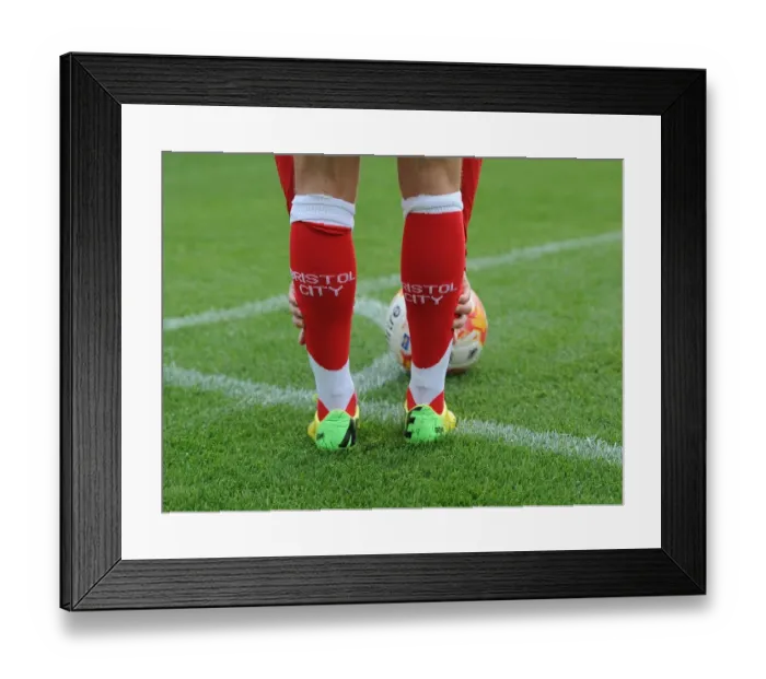 Framed Print : Bristol City's Luke Freeman: A Peek at His Unique Socks During the Match against Scunthorpe United (September 6, 2014) Framed Print : Bristol City's Luke Freeman: A Peek at His Unique Socks During the Match against Scunthorpe United (September 6, 2014)