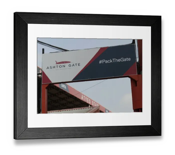 Framed Print : Bristol City vs Scunthorpe United: A Football Rivalry in Sky Bet League One at Ashton Gate