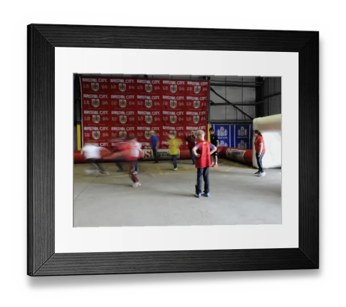 Framed Print : Intense Rivalry: Bristol City vs Scunthorpe United in Sky Bet League One at Ashton Gate - September 6, 2014