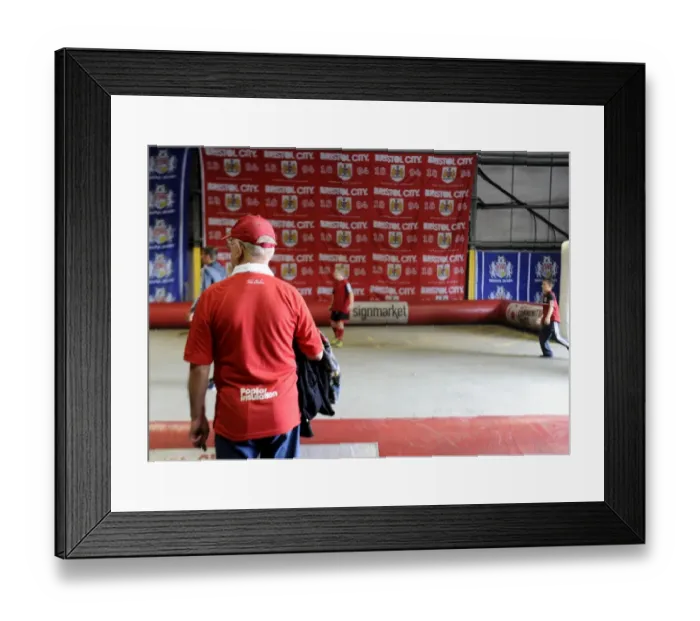 Framed Print : Bristol City vs Scunthorpe United: A Football Rivalry in Sky Bet League One at Ashton Gate (September 6, 2014) Framed Print : Bristol City vs Scunthorpe United: A Football Rivalry in Sky Bet League One at Ashton Gate (September 6, 2014)
