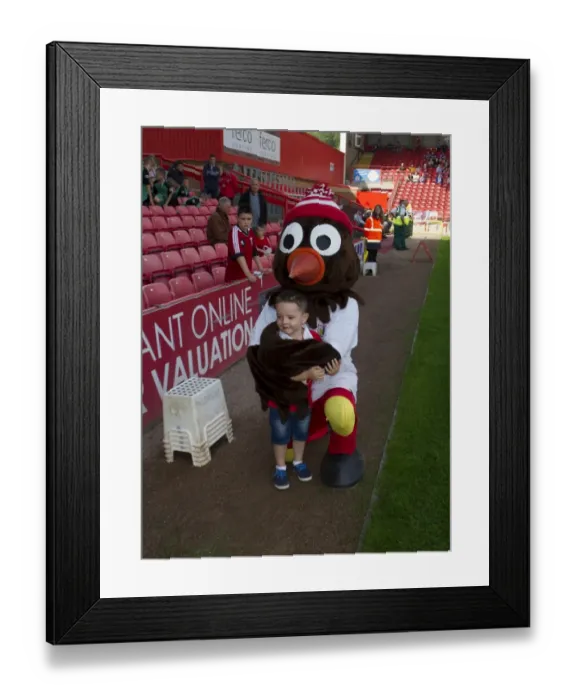 Framed Print : Passionate Bristol City Fans at Ashton Gate Stadium during Sky Bet League One Match Framed Print : Passionate Bristol City Fans at Ashton Gate Stadium during Sky Bet League One Match