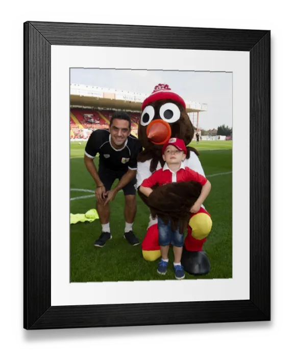 Framed Print : Bristol City Fans in Full Swing: Sky Bet League One Clash Against Scunthorpe United (September 2014) Framed Print : Bristol City Fans in Full Swing: Sky Bet League One Clash Against Scunthorpe United (September 2014)