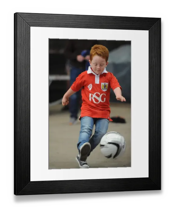 Framed Print : Sky Bet League One Showdown: Bristol City vs Scunthorpe United at Ashton Gate (September 6, 2014) Framed Print : Sky Bet League One Showdown: Bristol City vs Scunthorpe United at Ashton Gate (September 6, 2014)