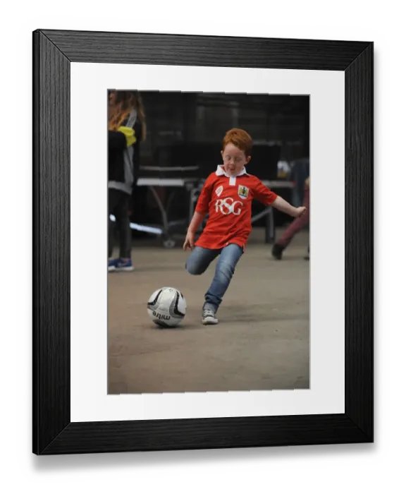Framed Print : Showdown at Ashton Gate: Bristol City vs Scunthorpe United, Sky Bet League One Rivalry (September 6, 2014) Framed Print : Showdown at Ashton Gate: Bristol City vs Scunthorpe United, Sky Bet League One Rivalry (September 6, 2014)