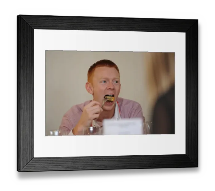 Framed Print : Reigniting the Rivalry: Bristol City vs Scunthorpe United in Sky Bet League One at Ashton Gate