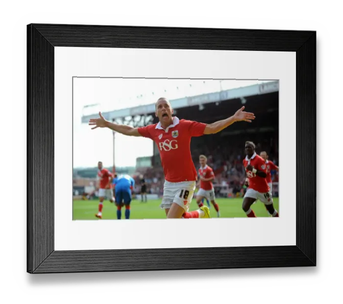 Framed Print : Aaron Wilbraham Scores for Bristol City Against Doncaster Rovers, September 13, 2014 Framed Print : Aaron Wilbraham Scores for Bristol City Against Doncaster Rovers, September 13, 2014