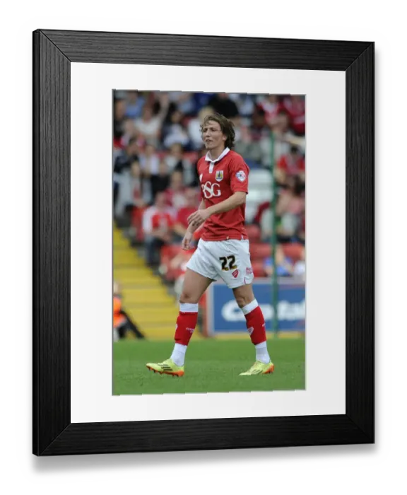 Framed Print : Bristol City's Luke Ayling in Action at Ashton Gate, September 13, 2014 - Football Match vs Doncaster Rovers