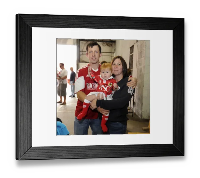 Framed Print : A Family's Football Day Out: Bristol City vs Doncaster Rovers at Ashton Gate
