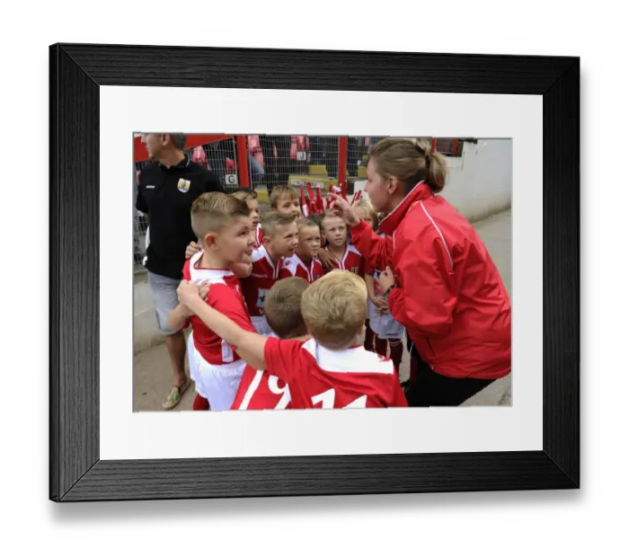 Framed Print : Bristol City vs Doncaster Rovers: Flag Bearers and Guard of Honor at Ashton Gate, Sky Bet League One Framed Print : Bristol City vs Doncaster Rovers: Flag Bearers and Guard of Honor at Ashton Gate, Sky Bet League One