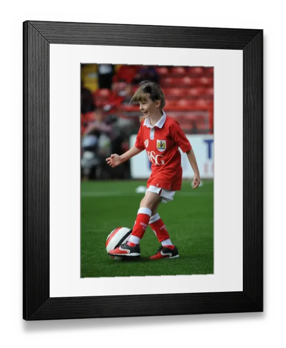 Framed Print : Bristol City vs Doncaster Rovers: A Football Rivalry at Ashton Gate - September 13, 2014 Framed Print : Bristol City vs Doncaster Rovers: A Football Rivalry at Ashton Gate - September 13, 2014