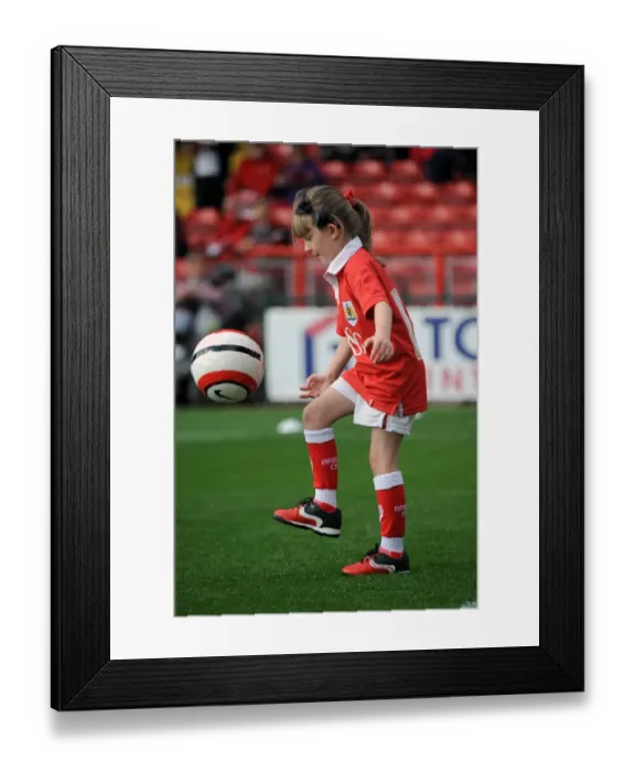 Framed Print : Bristol City vs Doncaster Rovers Rivalry: Sky Bet League One Clash at Ashton Gate, September 13, 2014 - Football Image: Intense Moment at Ashton Gate