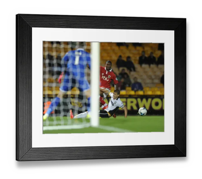 Framed Print : Mark Little Crosses the Ball in Action: Port Vale vs. Bristol City, Sky Bet League One