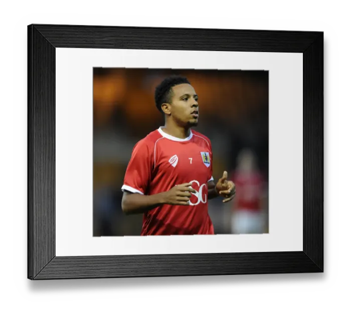 Framed Print : Korey Smith of Bristol City in Action against Port Vale at Vale Park, September 16, 2014 Framed Print : Korey Smith of Bristol City in Action against Port Vale at Vale Park, September 16, 2014