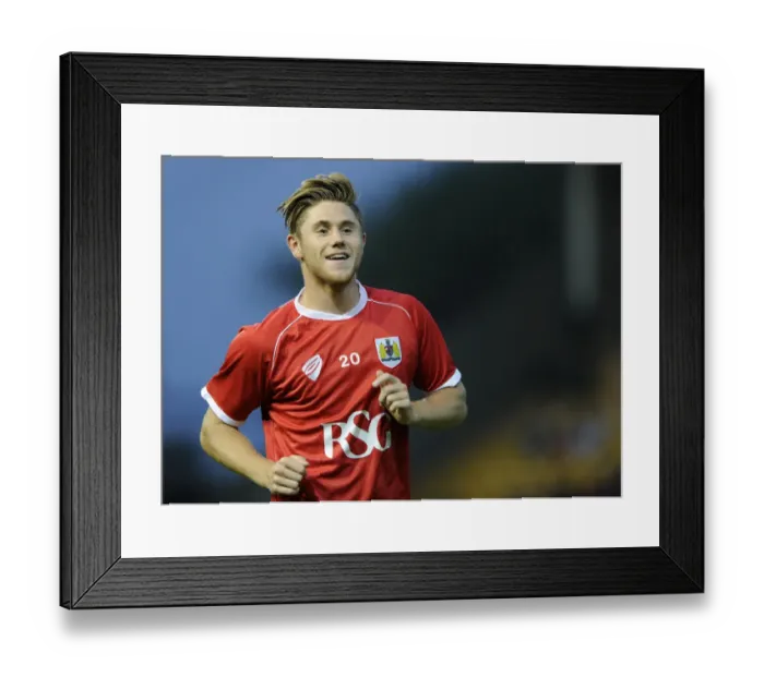 Framed Print : Wes Burns in Action: Port Vale vs. Bristol City, Sky Bet League One, 2014