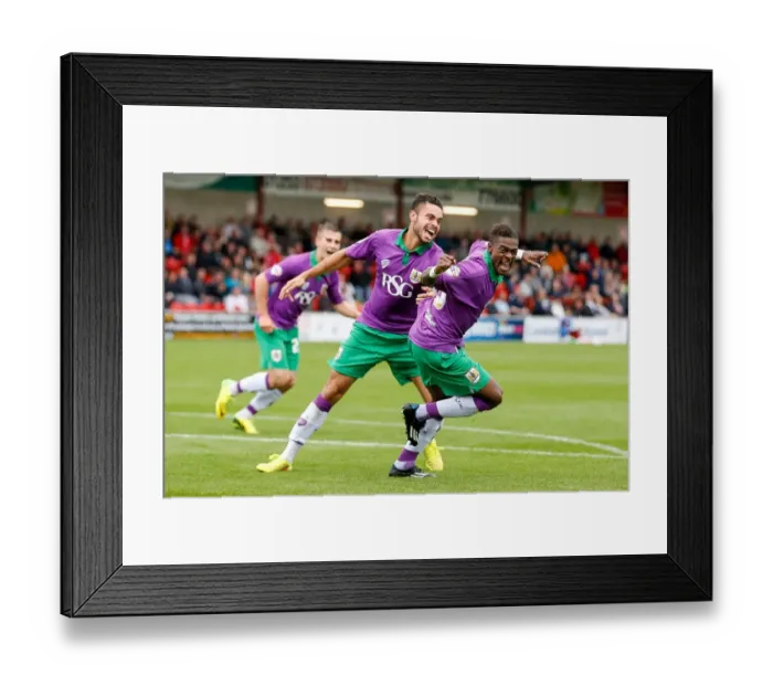Framed Print : Bristol City's Kieran Agard Scores Second Goal, Takes 1-2 Lead Over Fleetwood Town