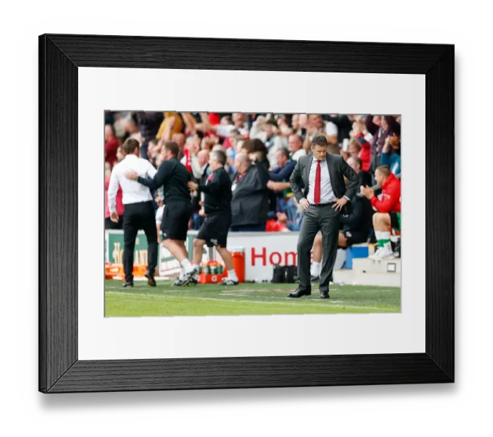 Framed Print : Steve Cotterill's Disappointment: Fleetwood Town vs. Bristol City, 3-3 (Sky Bet League 1)