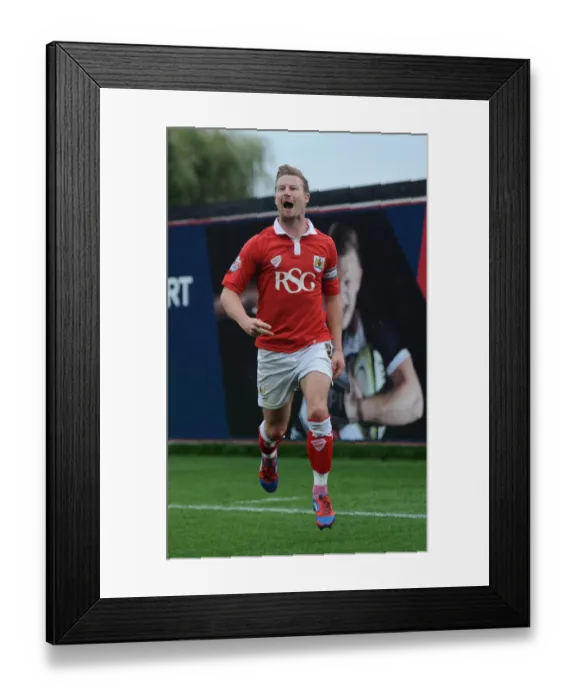 Framed Print : Bristol City's Wade Elliott Celebrates Goal Against MK Dons, Sky Bet League One, 2014 Framed Print : Bristol City's Wade Elliott Celebrates Goal Against MK Dons, Sky Bet League One, 2014