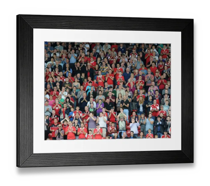 Framed Print : Bristol City Fans Pay Tribute to Mark Saunders in 54th Minute (September 27, 2014) Framed Print : Bristol City Fans Pay Tribute to Mark Saunders in 54th Minute (September 27, 2014)