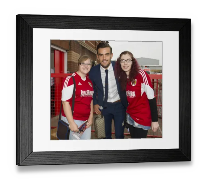 Framed Print : Bristol City Fans Celebrate with Marlon Pack after Victory over MK Dons, September 2014