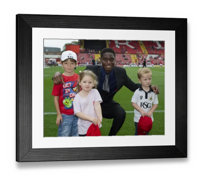 Framed Print : Bristol City vs MK Dons Clash in Sky Bet League One at Ashton Gate (September 2014) Framed Print : Bristol City vs MK Dons Clash in Sky Bet League One at Ashton Gate (September 2014)