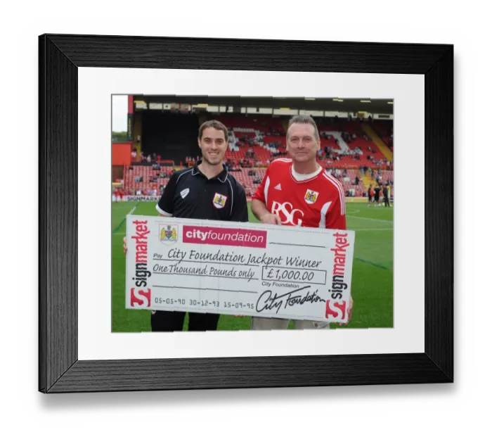 Framed Print : Bristol City vs MK Dons Clash in Sky Bet League One at Ashton Gate, September 2014 Framed Print : Bristol City vs MK Dons Clash in Sky Bet League One at Ashton Gate, September 2014