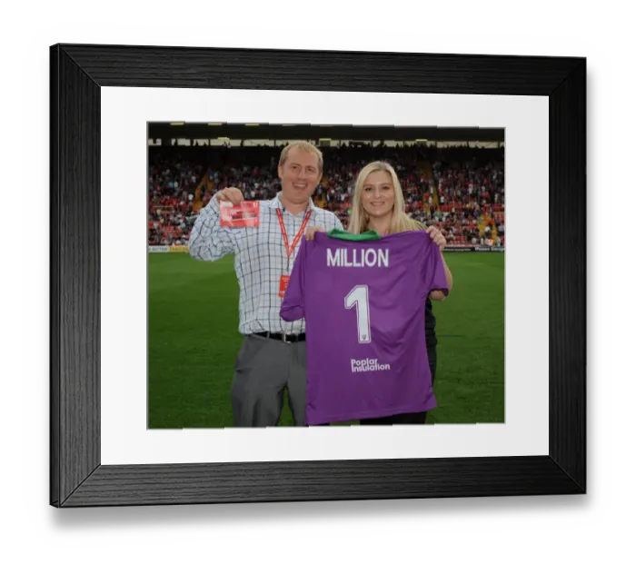 Framed Print : Bristol City vs MK Dons Clash in Sky Bet League One at Ashton Gate, September 2014 Framed Print : Bristol City vs MK Dons Clash in Sky Bet League One at Ashton Gate, September 2014
