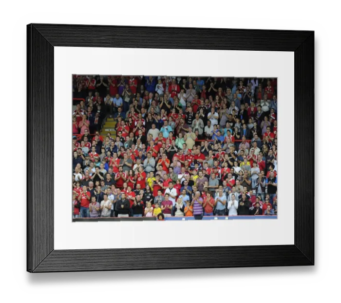 Framed Print : Bristol City Fans Pay Tribute to Mark Saunders with Minutes Applause Framed Print : Bristol City Fans Pay Tribute to Mark Saunders with Minutes Applause