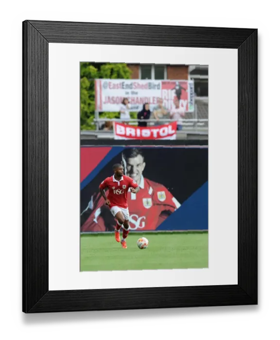 Framed Print : Mark Little in Action: Bristol City vs MK Dons, Ashton Gate, September 2014