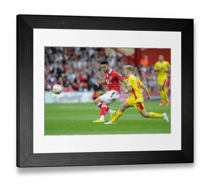 Framed Print : Bristol City's Derrick Williams in Action during Sky Bet League One Match against MK Dons (September 2014) Framed Print : Bristol City's Derrick Williams in Action during Sky Bet League One Match against MK Dons (September 2014)