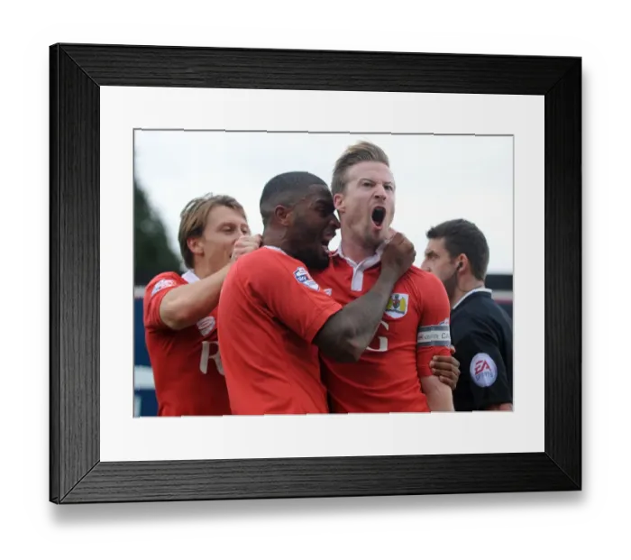 Framed Print : Bristol City's Wade Elliott Celebrates Goal Against MK Dons Framed Print : Bristol City's Wade Elliott Celebrates Goal Against MK Dons