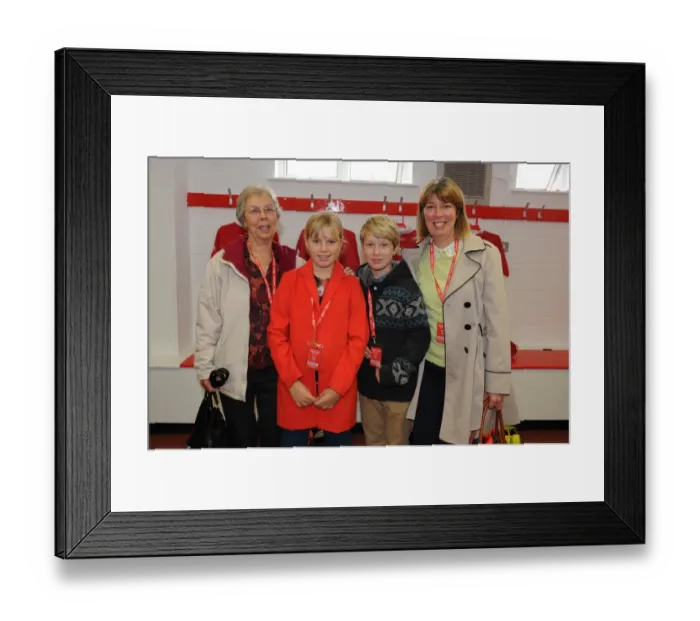 Framed Print : Sky Bet League One Showdown: Bristol City vs Chesterfield at Ashton Gate Stadium, October 2014 Framed Print : Sky Bet League One Showdown: Bristol City vs Chesterfield at Ashton Gate Stadium, October 2014