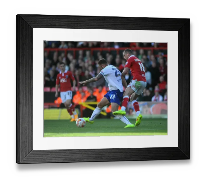 Framed Print : Bristol City vs Chesterfield: Wilbraham Closes In on Evatt