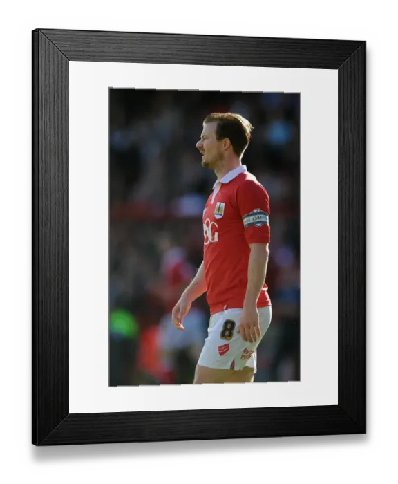 Framed Print : Wade Elliott in Action: Bristol City vs Chesterfield, Sky Bet League One, Ashton Gate