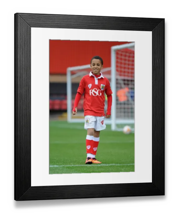 Framed Print : Bristol City vs Chesterfield Rivalry: Sky Bet League One Clash at Ashton Gate, October 11, 2014 - Football Match Image Framed Print : Bristol City vs Chesterfield Rivalry: Sky Bet League One Clash at Ashton Gate, October 11, 2014 - Football Match Image