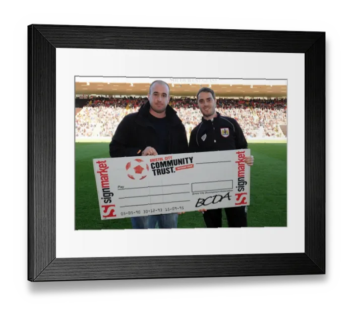 Framed Print : Bristol City vs Chesterfield: Half Time Moment at Ashton Gate, Sky Bet League One Framed Print : Bristol City vs Chesterfield: Half Time Moment at Ashton Gate, Sky Bet League One