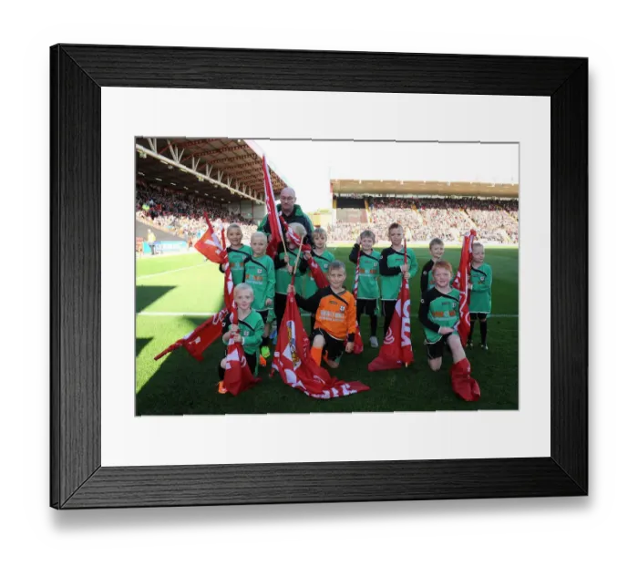 Framed Print : Sky Bet League One: Bristol City vs. Chesterfield Clash at Ashton Gate - Guard of Honor