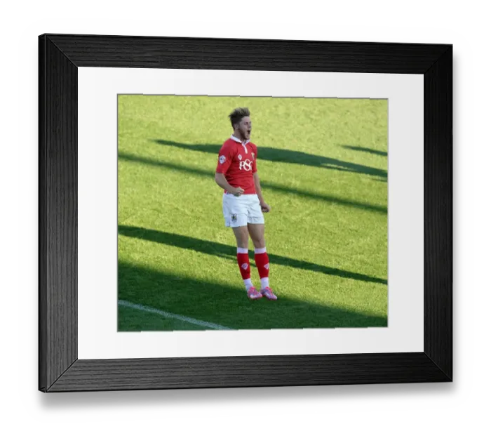 Framed Print : Wes Burns Scores Dramatic Winning Goal for Bristol City in Sky Bet League One