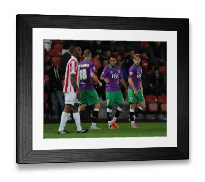 Framed Print : Bristol City's Korey Smith Scores the Game-Winning Goal in Johnstone's Paint Trophy Match against Cheltenham Town
