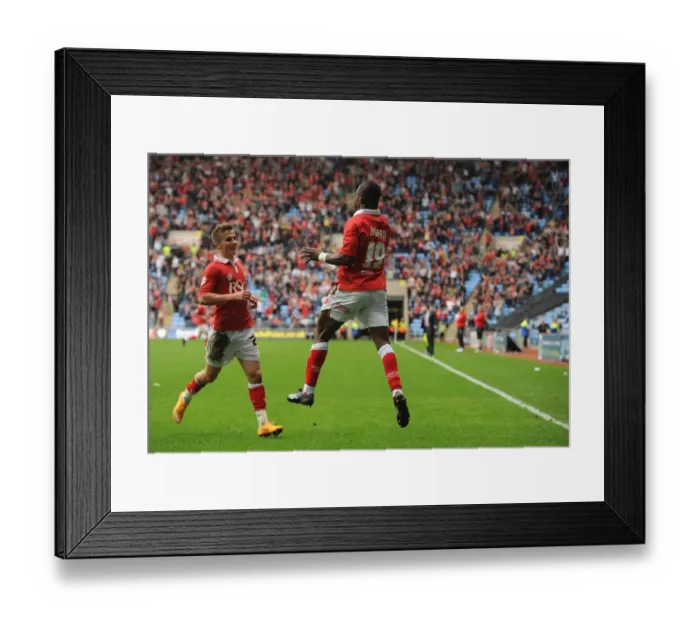 Framed Print : Bristol City Celebrates Win Against Coventry City, 181014 Framed Print : Bristol City Celebrates Win Against Coventry City, 181014
