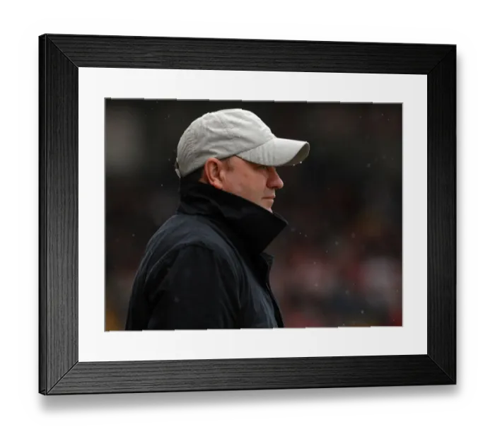 Framed Print : Gary Johnson in Action: Bristol City vs Preston North End Framed Print : Gary Johnson in Action: Bristol City vs Preston North End