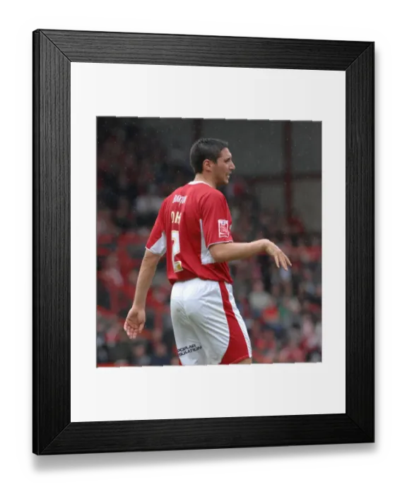 Framed Print : Bradley Orr in Action: Bristol City vs Preston North End Framed Print : Bradley Orr in Action: Bristol City vs Preston North End