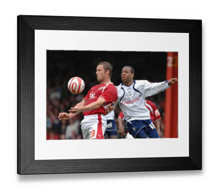 Framed Print : Bristol City's Trundle and Hill in Action Against Preston North End Framed Print : Bristol City's Trundle and Hill in Action Against Preston North End