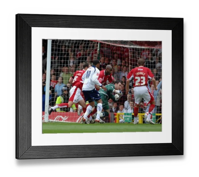 Framed Print : Lee Trundle's Thrilling Goal for Bristol City Against Preston North End Framed Print : Lee Trundle's Thrilling Goal for Bristol City Against Preston North End