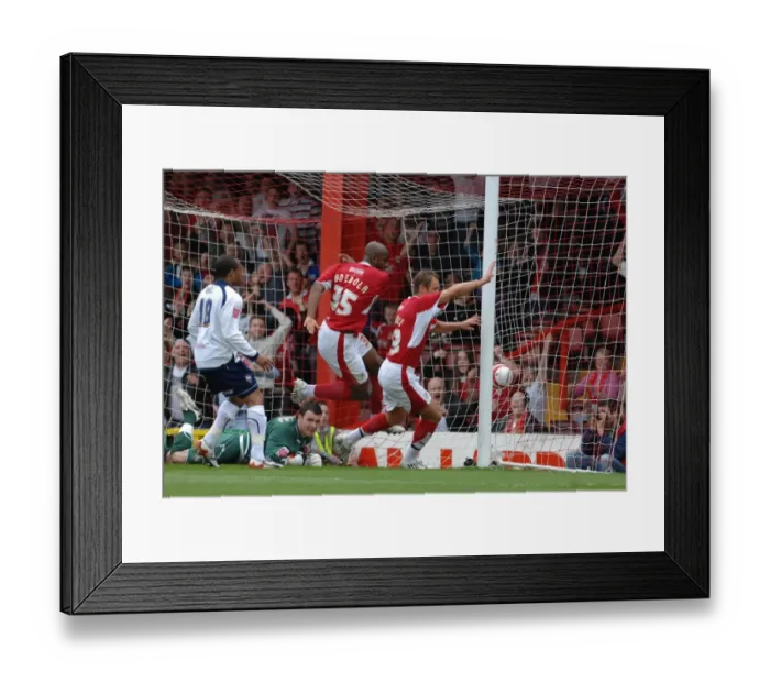 Framed Print : Lee Trundle's Epic Goal: Bristol City vs Preston North End