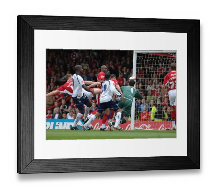 Framed Print : Lee Trundle's Thrilling Goal: A Moment to Remember in Bristol City vs Preston North End