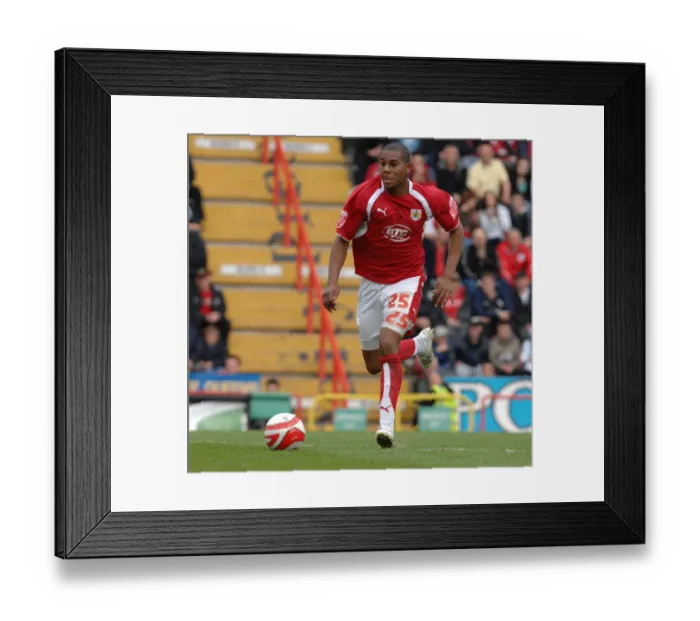 Framed Print : Marvin Elliott: In Action Against Preston North End (Bristol City vs Preston North End)