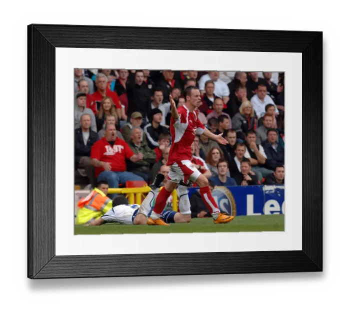 Framed Print : McIndoe in Action: Bristol City vs. Preston North End Framed Print : McIndoe in Action: Bristol City vs. Preston North End