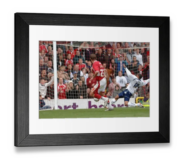 Framed Print : Lee Trundle Matt Hill