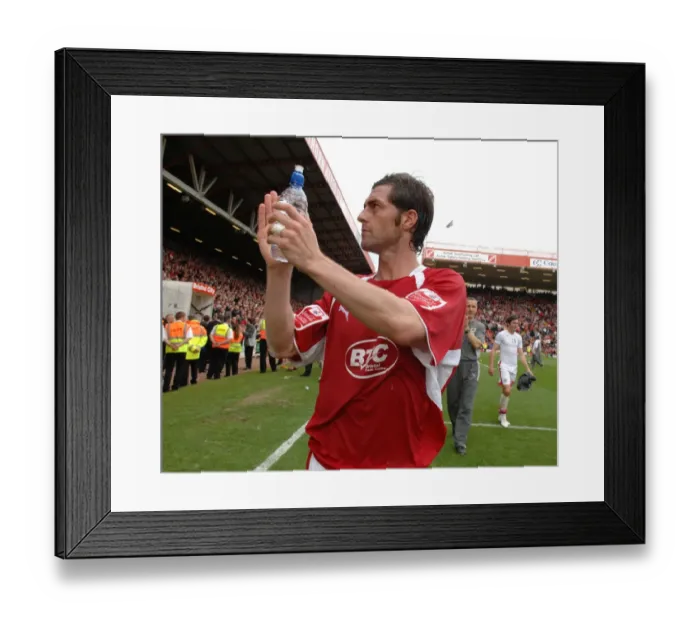 Framed Print : Jamie McAllister Focused: Bristol City vs Preston North End